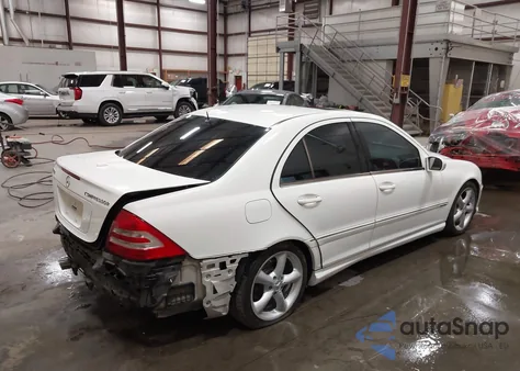 2005 Mercedes-Benz C 230 Kompressor Sport из США, поврежденный, VIN WDBRF40J25F710543